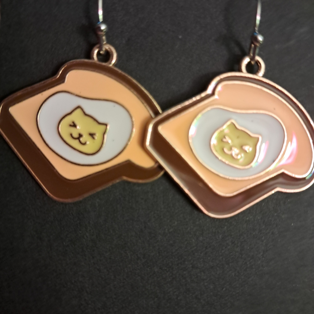 Hand Crafted Cute Cat Bread Earrings NEW - Picture 2 of 2